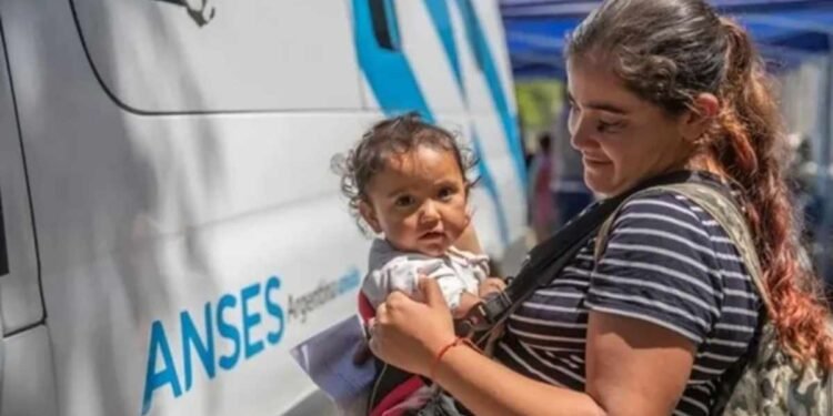 AUH: ¿cuánto cobrarás en marzo 2026 con el nuevo aumento oficial?