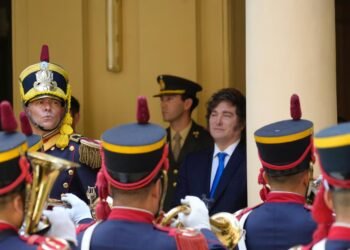 Milei entregará el sable de San Martín a los Granaderos: un acto lleno de simbolismo y controversia