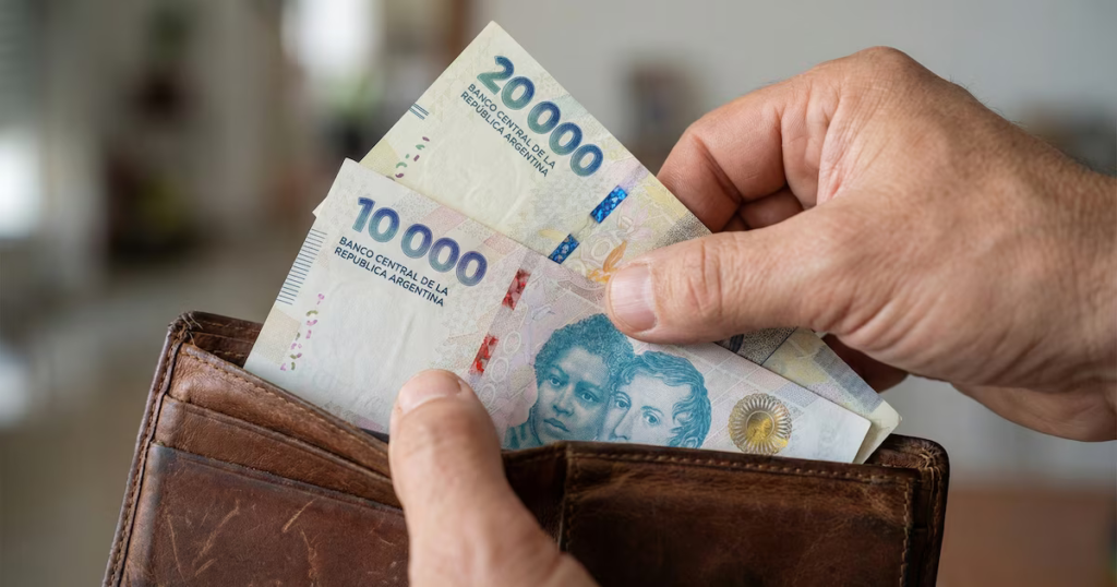 Ranking de salarios: Neuquén y Santa Cruz lideran los ingresos en el país