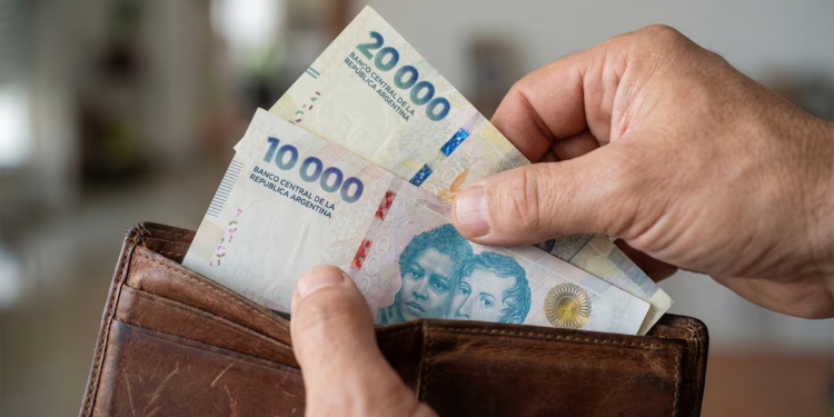 Ranking de salarios: Neuquén y Santa Cruz lideran los ingresos en el país