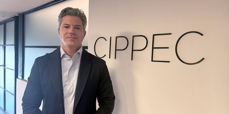 Luciano Laspina asume como nuevo director de CIPPEC y promete un enfoque renovador en políticas públicas
