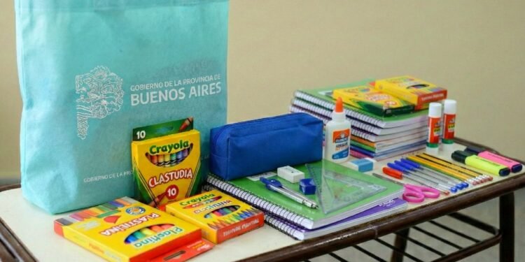 La Provincia de Buenos Aires invertirá $3.355 millones en kits escolares para todos los niveles