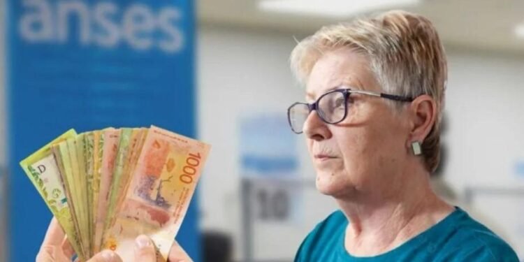 Aumento de jubilaciones y bono: ¿cuánto cobrarán los beneficiarios en marzo?