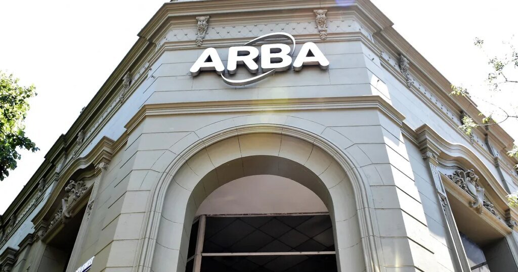 Se vienen aumentos en transporte, alquileres y servicios que aprietan el bolsillo en febrero