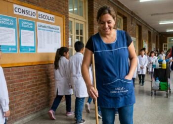 Cómo inscribirte para ser auxiliar de educación en la Provincia de Buenos Aires: claves 2026