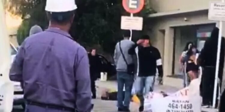 La pareja de Lucas Larroque denuncia: "Le pegaron como a un pedazo de carne" en Batán