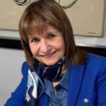 El traje de Bullrich: compró por Amazon a 50 dólares y reavivó el debate de precios locales