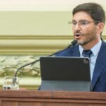 Gobernador Pullaro anunció medidas que alivian el bolsillo de los jubilados en Santa Fe