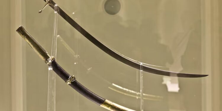 Milei traspasa el sable corvo de San Martín y renuncia la directora del MHN en medio de polémica