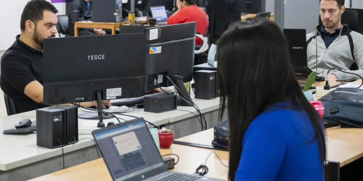 La Provincia ofrece un 3% en paritarias, pero los gremios lo rechazan nuevamente