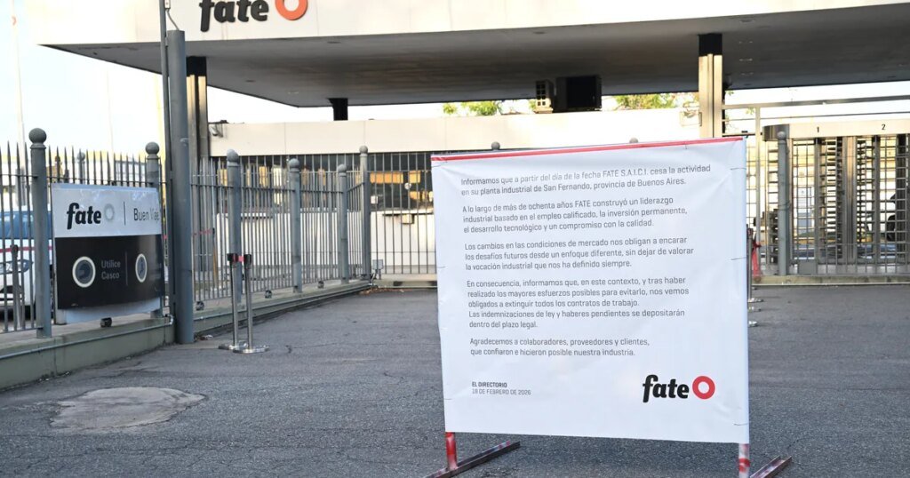 La Provincia busca diálogo urgente entre Fate y trabajadores despedidos en medio de protestas