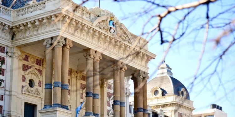 Paritarias en la Provincia de Buenos Aires: docentes y estatales presionan por mejores propuestas