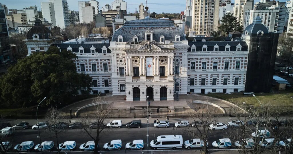 Provincia de Buenos Aires reabrió paritarias, gremios rechazaron la oferta salarial presentada