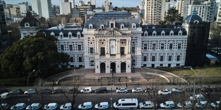 Provincia de Buenos Aires reabrió paritarias, gremios rechazaron la oferta salarial presentada