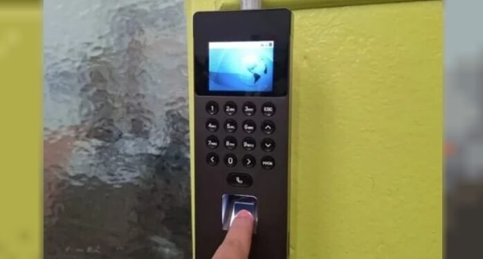 Huella digital: ya rige el nuevo sistema de presentismo docente en las escuelas de CABA