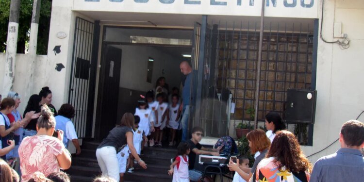 Docentes de la FEB rechazan aumento y no comenzarán las clases en la Provincia de Buenos Aires