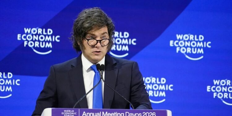 Milei avanza con reforma laboral y enfrenta creciente rechazo en la sociedad argentina