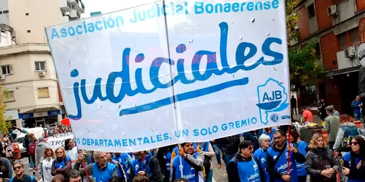 Judiciales de Buenos Aires rechazan oferta salarial y exigen nueva negociación urgente