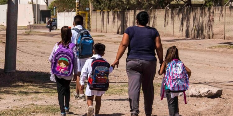 Gobierno lanza refuerzo extra para Ayuda Escolar: ¿cuánto cobrarán las familias en marzo?