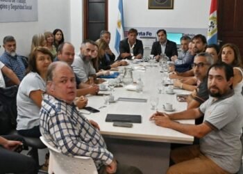 Gobierno y gremios de salud inician paritarias en busca de mejorar condiciones laborales