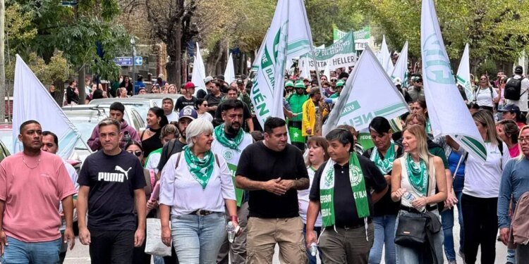 Neuquén: trabajadores estatales se movilizaron contra la reforma laboral en el Senado