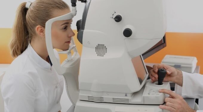 Miopía infantil: proyecciones alarmantes, 40% afectado por el uso excesivo de pantallas