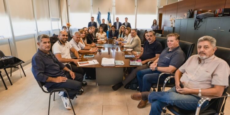 Paritaria docente en San Juan: reunión decisiva para evitar el paro en el inicio escolar