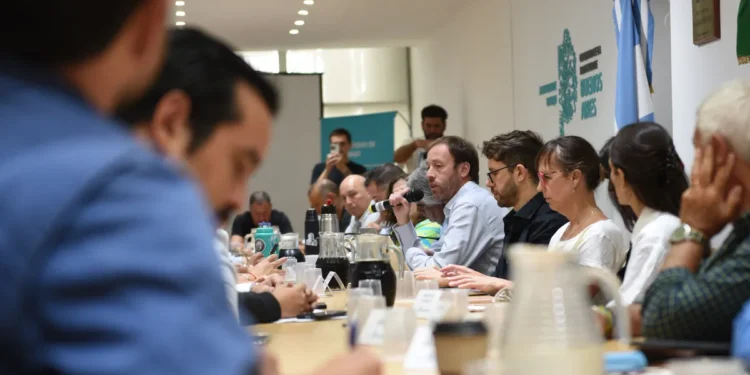 Nuevas negociaciones salariales para estatales bonaerenses se realizarán este jueves