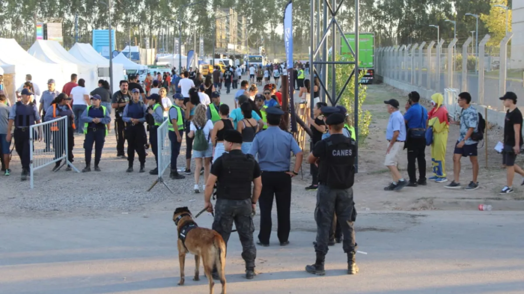Controles y recomendaciones de seguridad para la Fiesta Nacional de la Manzana en Roca