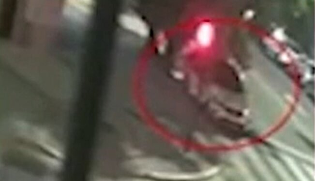 Asalto brutal a jubilados españoles en Parque Chacabuco: los golpearon mientras dormían