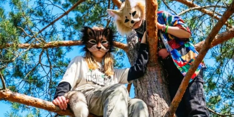 Neuquén saca provecho del furor por los Therians y promueve la vacunación