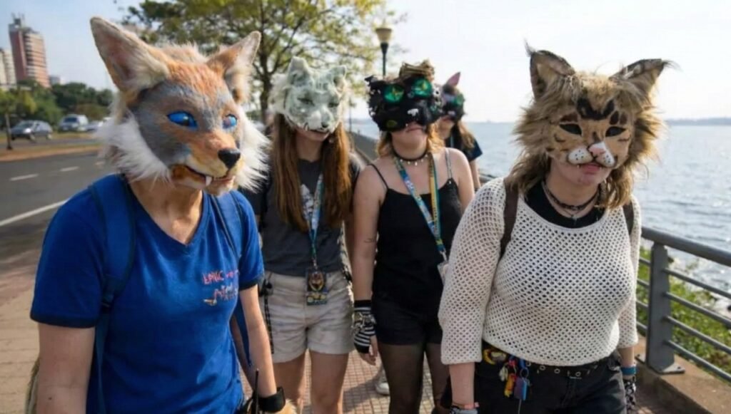 La "Gran Juntada Therian" en San Nicolás: curiosidad y polémica en las plazas argentinas