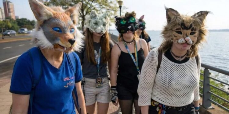 La "Gran Juntada Therian" en San Nicolás: curiosidad y polémica en las plazas argentinas