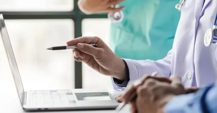 Las prepagas oficializan aumentos de hasta el 2,9% en sus planes de salud para abril