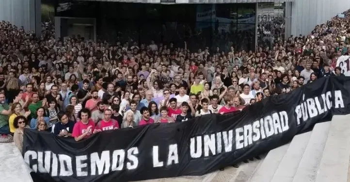 Docentes de la UBA inician paro por tiempo indeterminado hasta que se cumpla ley educativa