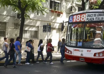 Aumentaron las tarifas de colectivos en el AMBA: el boleto mínimo ahora cuesta $700