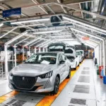 Peugeot de El Palomar reduce producción y lanza plan de retiros voluntarios desde mayo