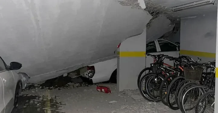 Vecinos ingresaron por la fuerza al edificio que se derrumbó en Parque Patricios