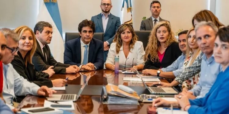 Gremios docentes de San Juan rechazan propuesta salarial del Gobierno en nueva paritaria