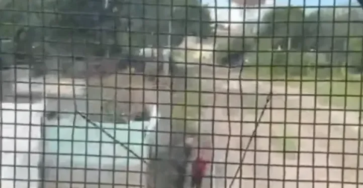 Héroe en acción: un policía salvó a un nene de 3 años de ser arrollado por un tren en Córdoba