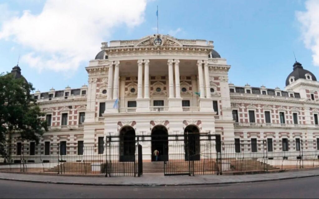 Pago de salarios en la Provincia de Buenos Aires: docentes cobrarán tras Semana Santa