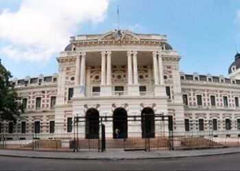 Pago de salarios en la Provincia de Buenos Aires: docentes cobrarán tras Semana Santa