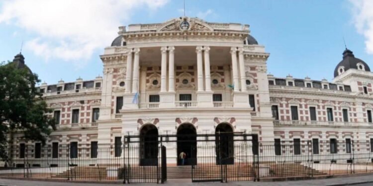 Pago de salarios en la Provincia de Buenos Aires: docentes cobrarán tras Semana Santa