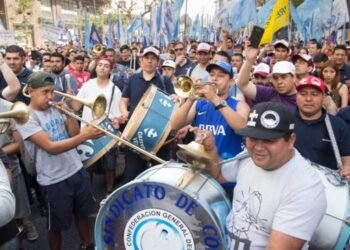 Salarios en baja: la preocupación principal de los argentinos al inicio del año