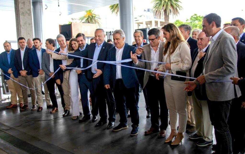 El ACA presentó su nueva estación en Villa María: ahora con cargador eléctrico y autodespacho