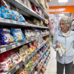 Beneficios ANSES: qué descuentos obtienen jubilados en supermercados este abril 2026