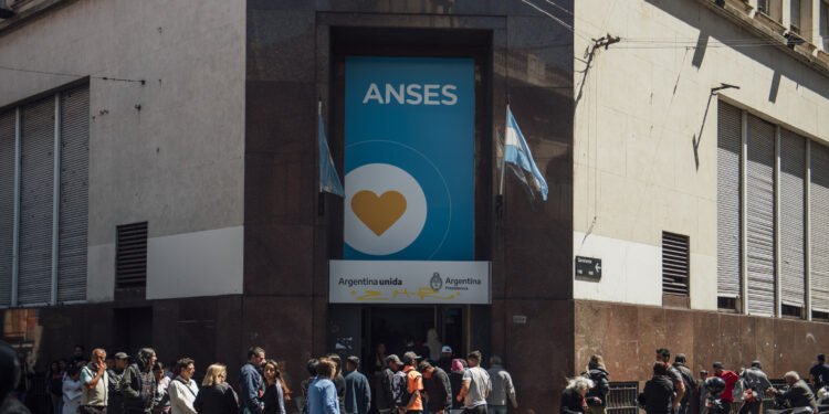 Libreta AUH: ¿Te quedaste sin presentar? Últimos días para cobrar el 20% retenido