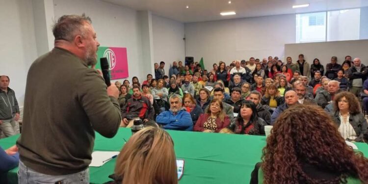 Gobierno de Mendoza reabre paritaria con ATE tras fricciones en la negociación salarial