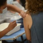 Provincia de Buenos Aires denuncia falta de vacunas y demoras en entregas desde Nación