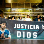 Juicio por la muerte de Maradona se postergó para el 14 de abril tras nuevos cambios